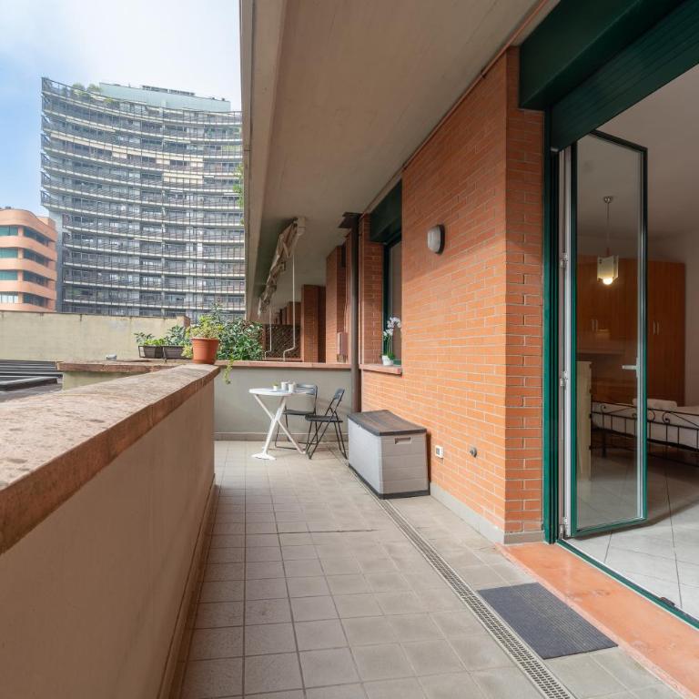 4 Star Family & Friends Apt - Self Check-in - Monolocale con Balcone - 2