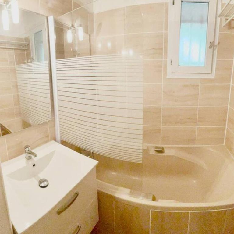 Le Havre de Ferrieres - free Parking - WiFi - Cuisine - Estudio con terraza - 17