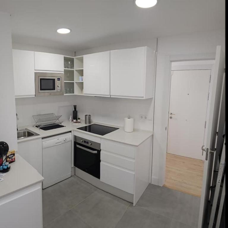 Spacious Front Line Beach 3 Bedroom apartment with amazing sea views a few steps from the beach BY NAMASTE ELITE - Three-Bedroom Apartment - 7