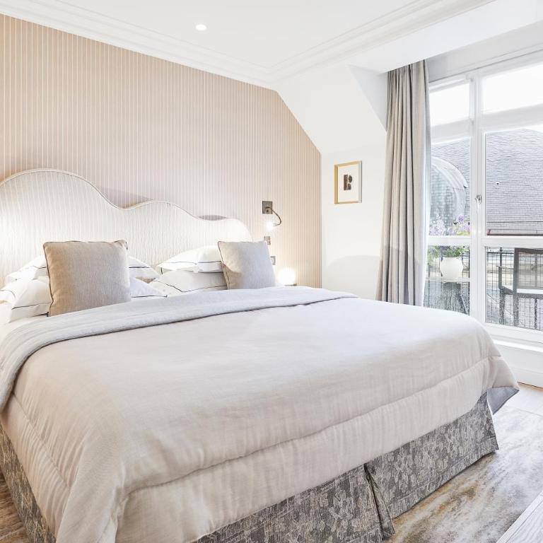 Grand Hôtel Du Palais Royal - Suite avec Balcon - 3