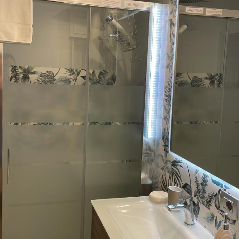 Stella Rooms - Double Room with Private Bathroom - 4