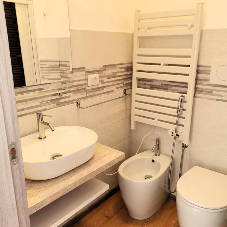 La Ca' Pezzana Affittaly Apartments - Comfort Triple Room with Shower - 8