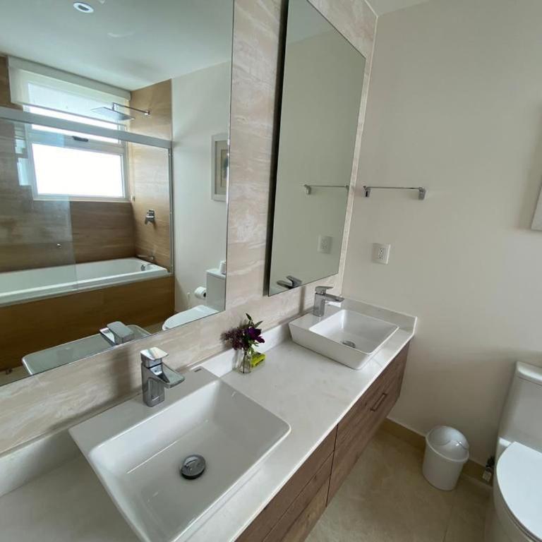 Camino al Mar Apartment with Amazing View of the Ocean, Beach and Swimming Pool, 2 Rooms - Two-Bedroom Apartment - 15