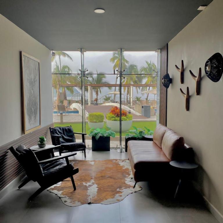 Camino al Mar Apartment with Amazing View of the Ocean, Beach and Swimming Pool, 2 Rooms - Two-Bedroom Apartment - 20