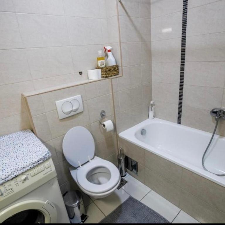 SKY 1 APARTMAN - One-Bedroom Apartment - 9