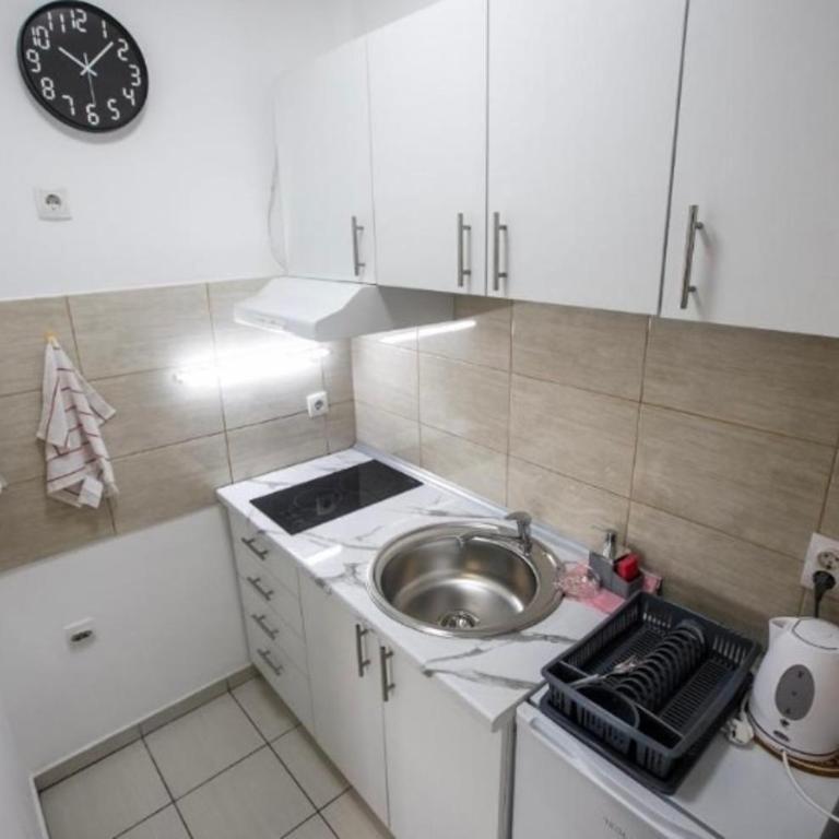 SKY 1 APARTMAN - One-Bedroom Apartment - 6
