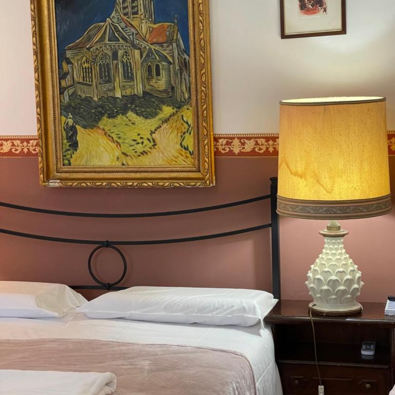 Princess Guest House Canal View - Camera Familiare con Vista Canale e Bagno in Comune - 28