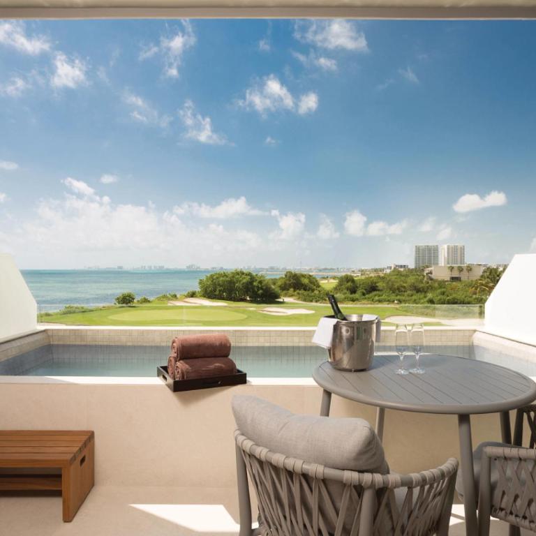 Dreams Vista Cancun Golf & Spa Resort - All Inclusive - Preferred Club Deluxe Ocean View Plunge Pool 2 Queens - 3