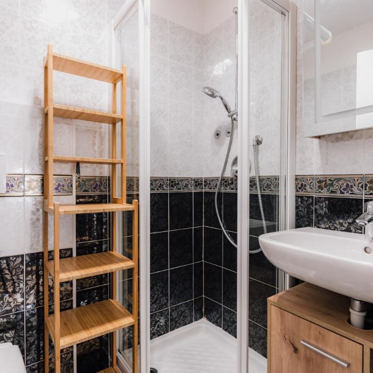 Pinzolo Ski Lodge Retreat - Appartamento con 3 Camere da Letto - 21