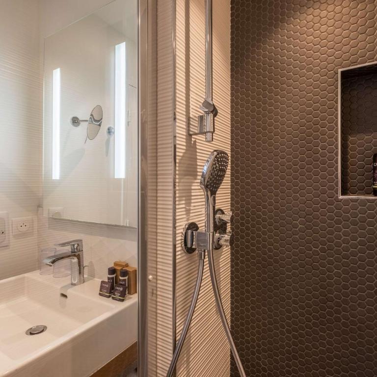 Hotel Litteraire Le Swann, BW Premier Collection - Suite Junior Lit Queen-Size avec Canapé-Lit - 4