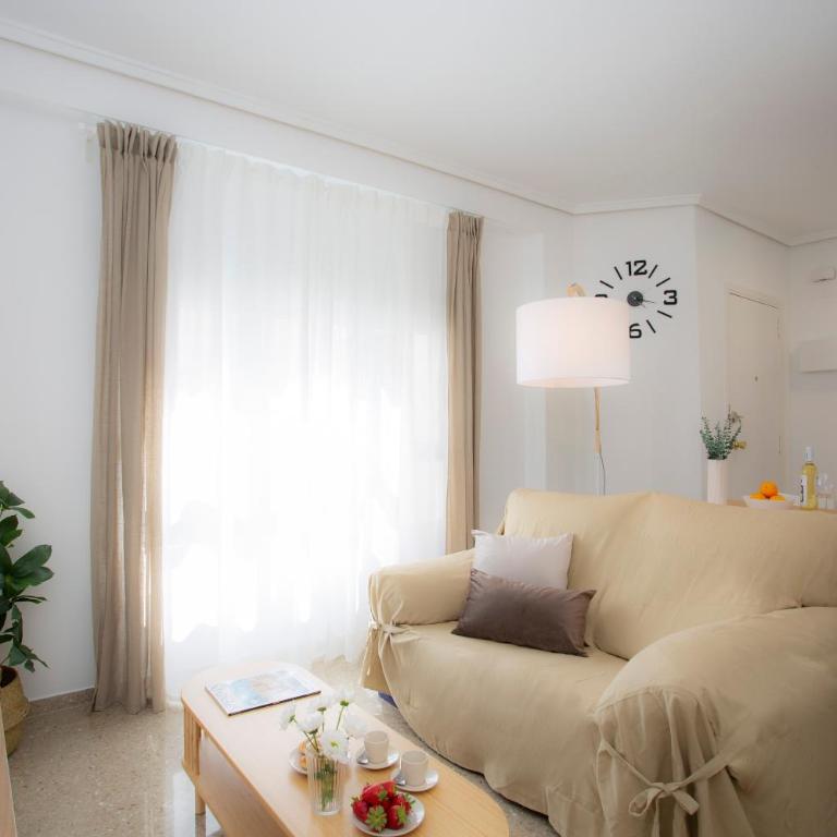 SingularStays Campanar - Two-Bedroom Apartment - 9