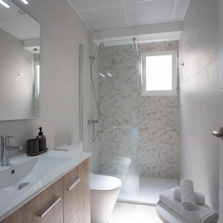 SingularStays Campanar - Two-Bedroom Apartment - 20