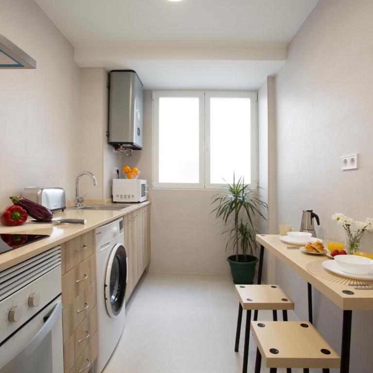 SingularStays Campanar - Two-Bedroom Apartment - 18