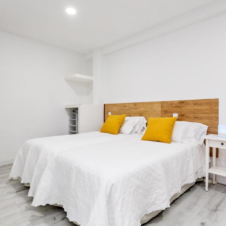 Los Apartamentos Jacinto Benavente Centro Madrid - One-Bedroom Apartment - 14
