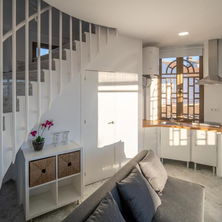 Conjunto de APARTAMENTOS ANTIGUO PALACIO HOTEL PARIS - Apartamento de 1 dormitorio con balcón - 12