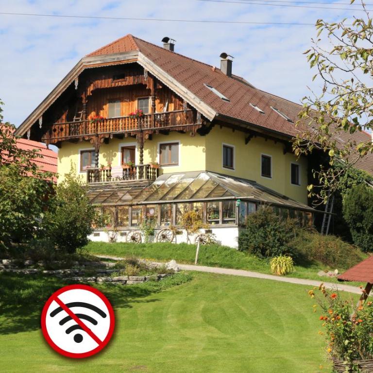 Bio Archehof Zachhiesen - stay & relax - Doppelzimmer mit Gemeinschaftsbad - 1