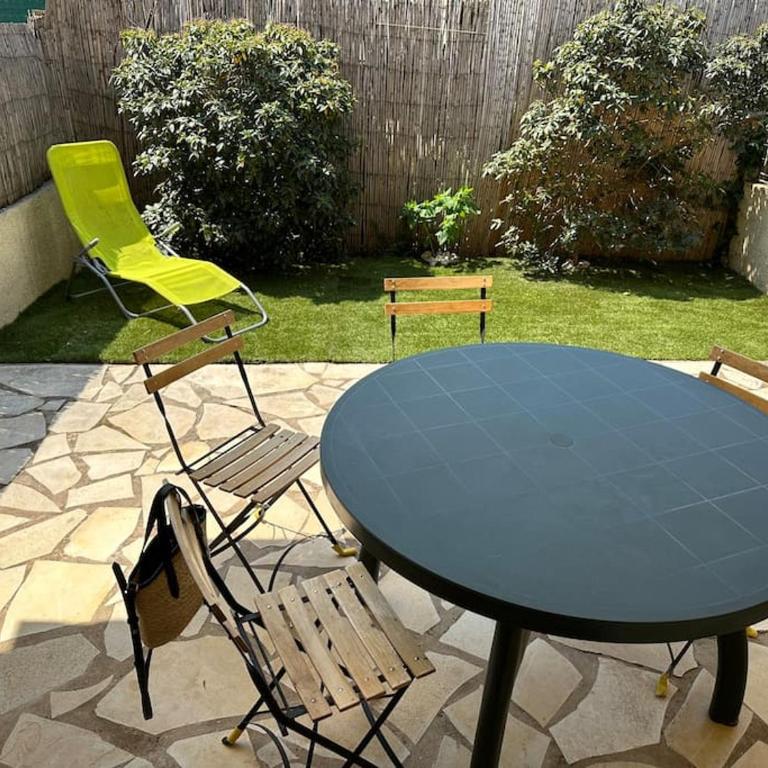 Joli T2 climatisé, jardin, tout confort, idealement situé - One-Bedroom Apartment - 1