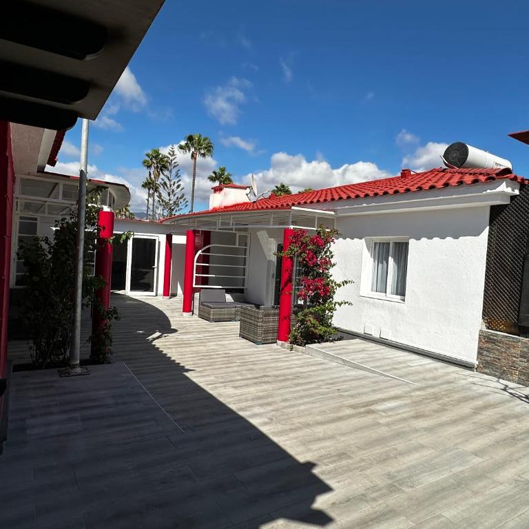 Paradise Resort - FKK Swinger & Nudist Couples Only - Bungalow Estándar - 2