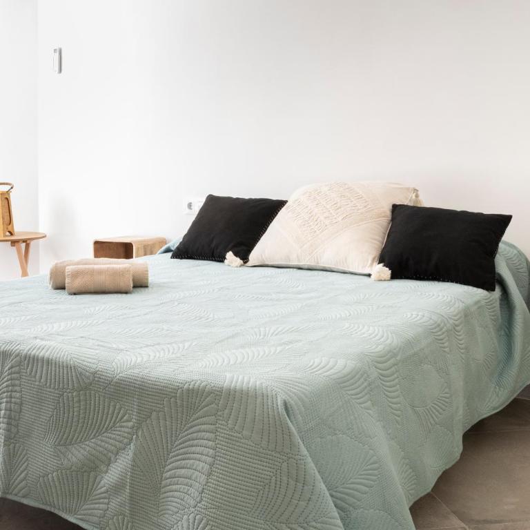 VILLA WINE & BEACH Design and Luxury in Cala Crancs - Villa - 31