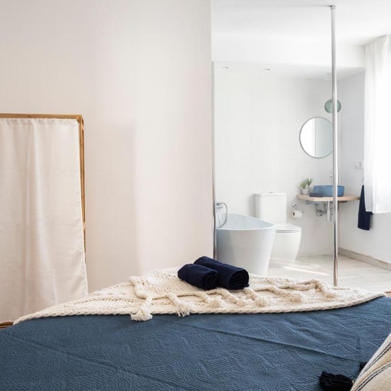 VILLA WINE & BEACH Design and Luxury in Cala Crancs - Villa - 9