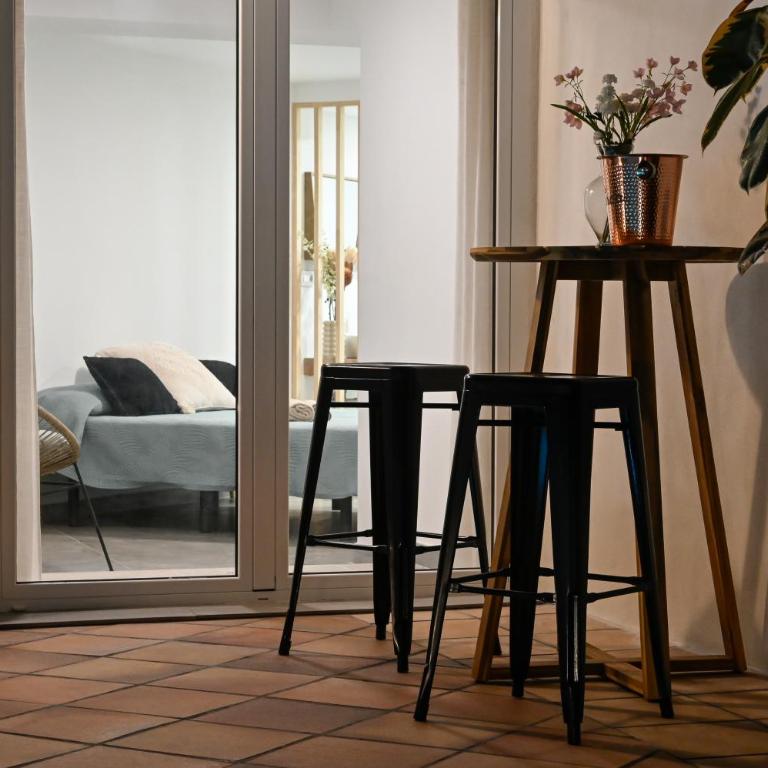 VILLA WINE & BEACH Design and Luxury in Cala Crancs - Villa - 41