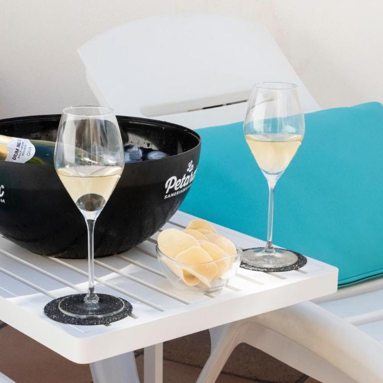VILLA WINE & BEACH Design and Luxury in Cala Crancs - Villa - 28