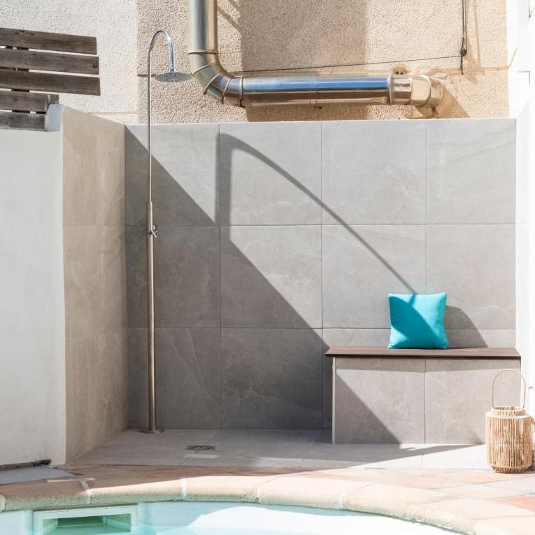 VILLA WINE & BEACH Design and Luxury in Cala Crancs - Villa - 29