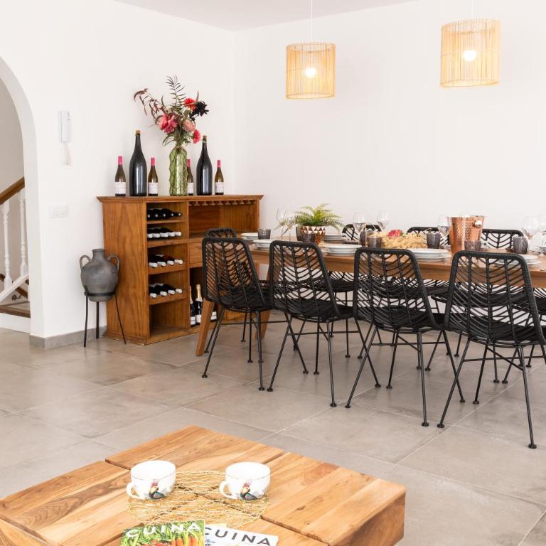 VILLA WINE & BEACH Design and Luxury in Cala Crancs - Villa - 18