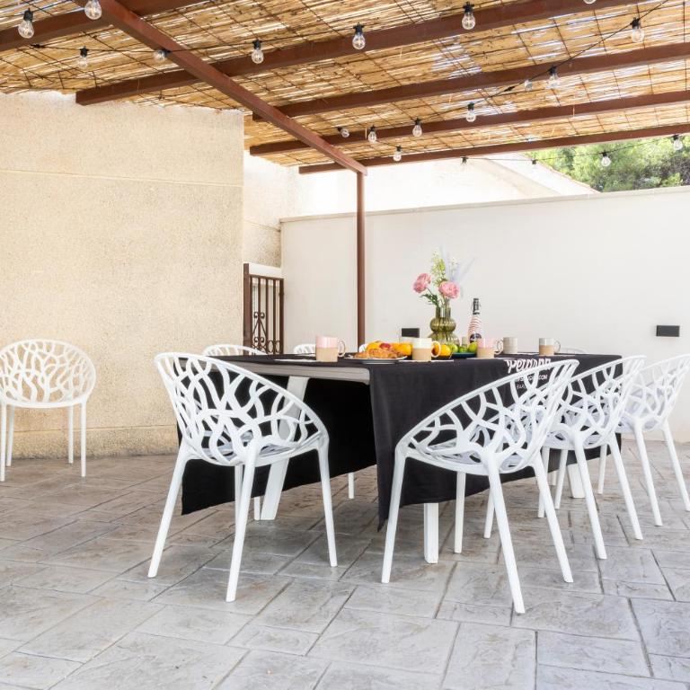 VILLA WINE & BEACH Design and Luxury in Cala Crancs - Villa - 5