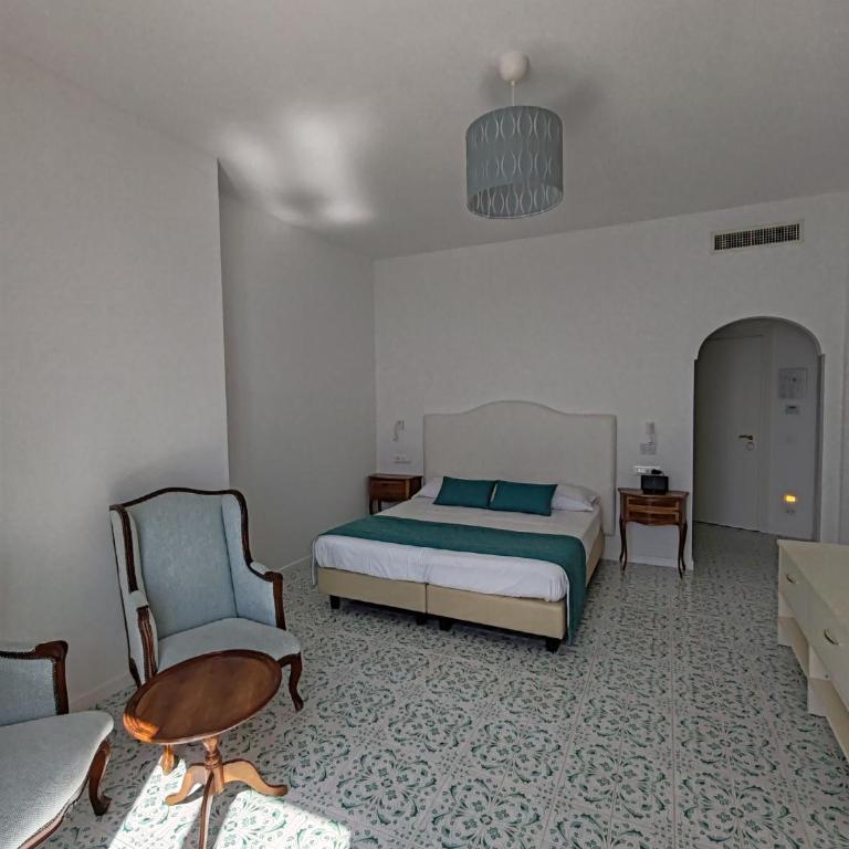 Grand Hotel Excelsior - Camera Matrimoniale Classic con Vista Mare - 4