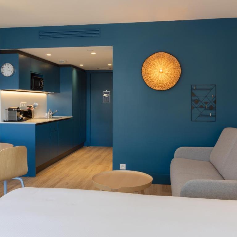 Staybridge Suites - Cannes Centre by IHG - Suite Studio Lit Queen-Size avec Balcon et Canapé-Lit - 9