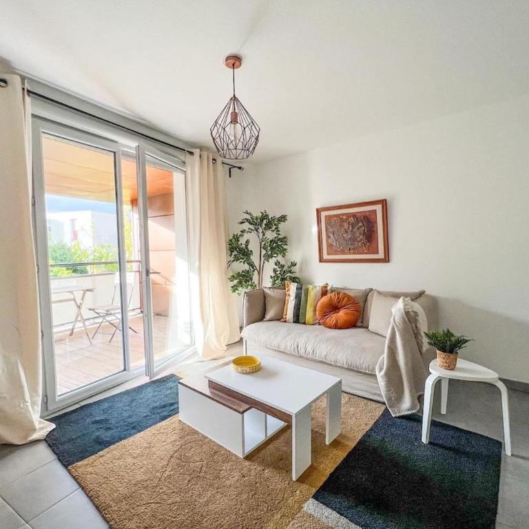 Confortable T2 pour 4 voyageurs, parking privé et terrasse - Appartamento con Balcone - 1