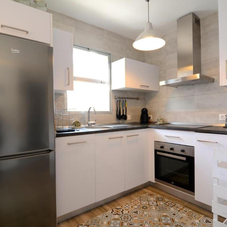 Omega 5 1-D - One-Bedroom Apartment - 16