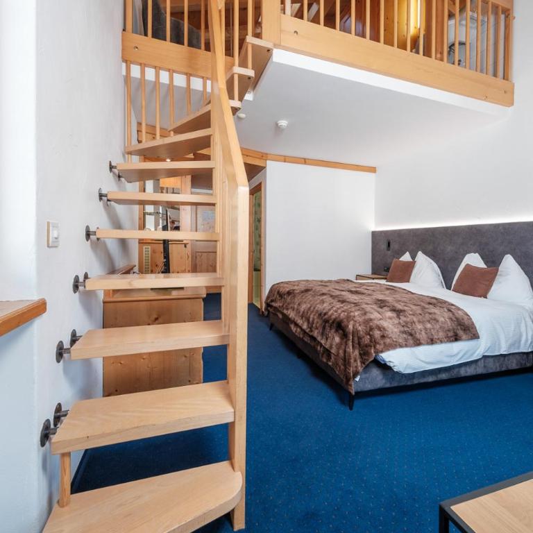 Hotel Bünda Davos - Familienzimmer mit Balkon - 7