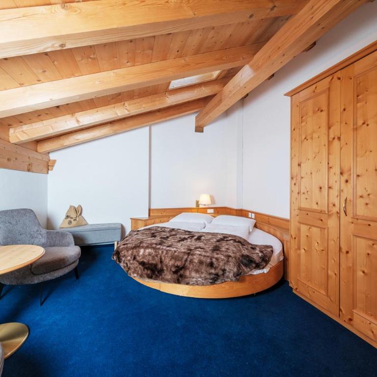 Hotel Bünda Davos - Familienzimmer mit Balkon - 4