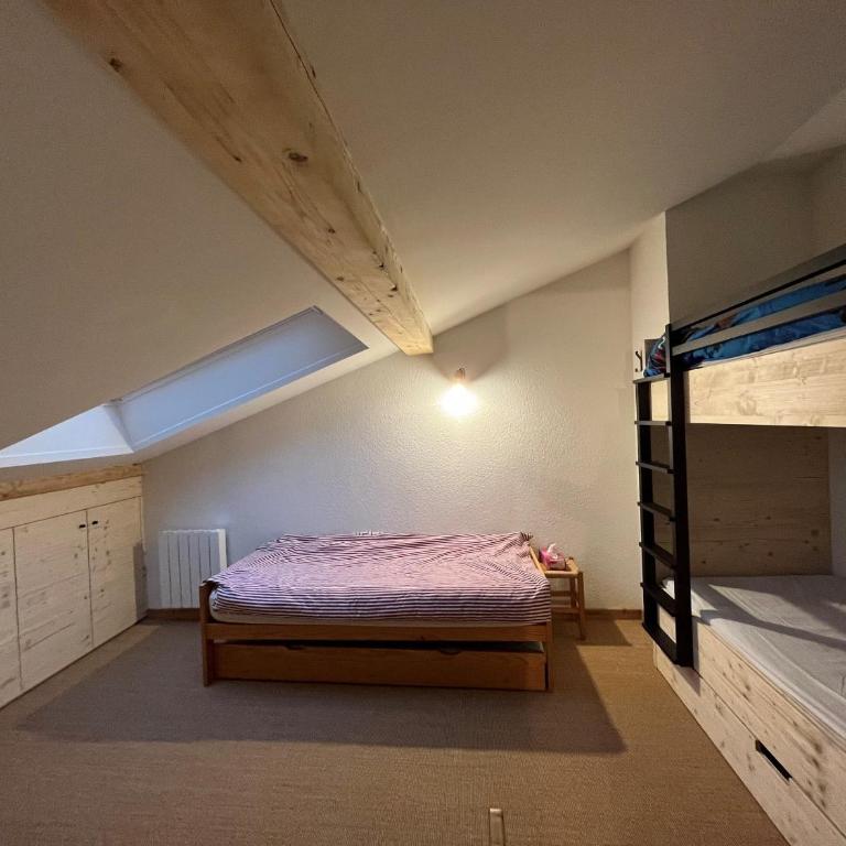 Duplex 3 pièces au pied des pistes, Corrençon-en-Vercors, 6/8 pers. - Appartement 2 Chambres - 12