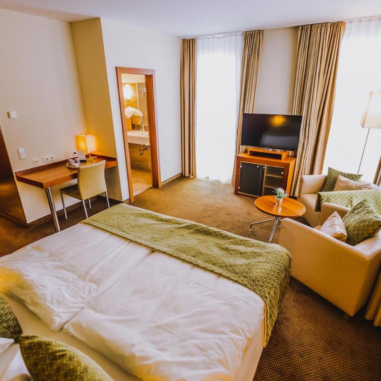 Seehotel Süd - Adults Only - Doppelzimmer mit Balkon ohne Seeblick - 7