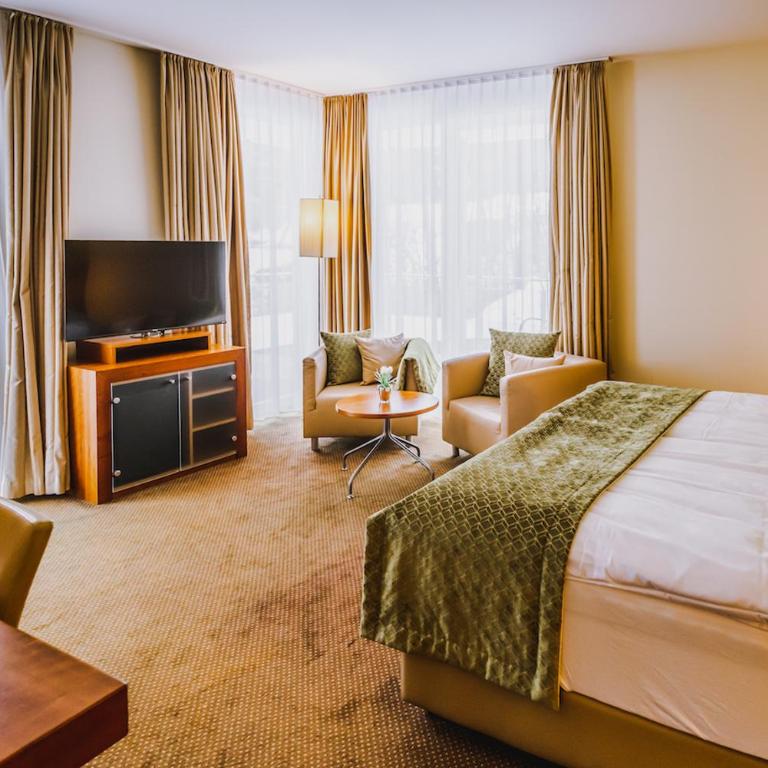 Seehotel Süd - Adults Only - Doppelzimmer mit Balkon ohne Seeblick - 8