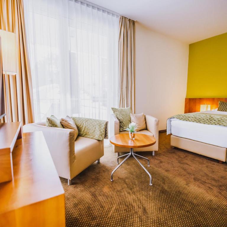 Seehotel Süd - Adults Only - Doppelzimmer mit Balkon ohne Seeblick - 11