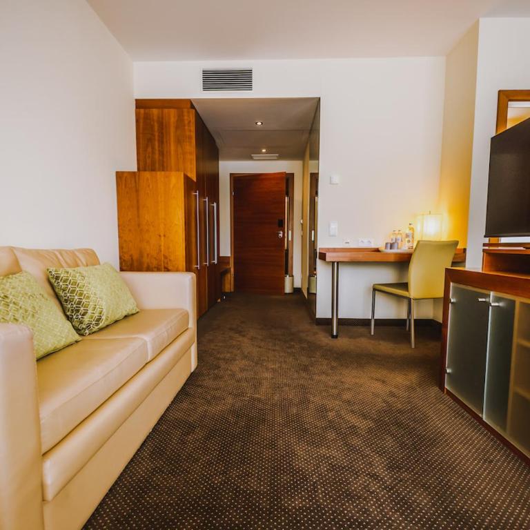 Seehotel Süd - Adults Only - Doppelzimmer mit Balkon ohne Seeblick - 4