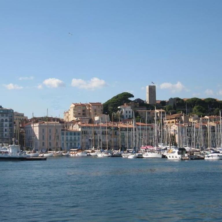 Beach House Cannes - Plages du Midi- 3 Ch - 3 Sdd - 2 wc - Fibre - Pkgs - Maison de Ville 3 Chambres - 94