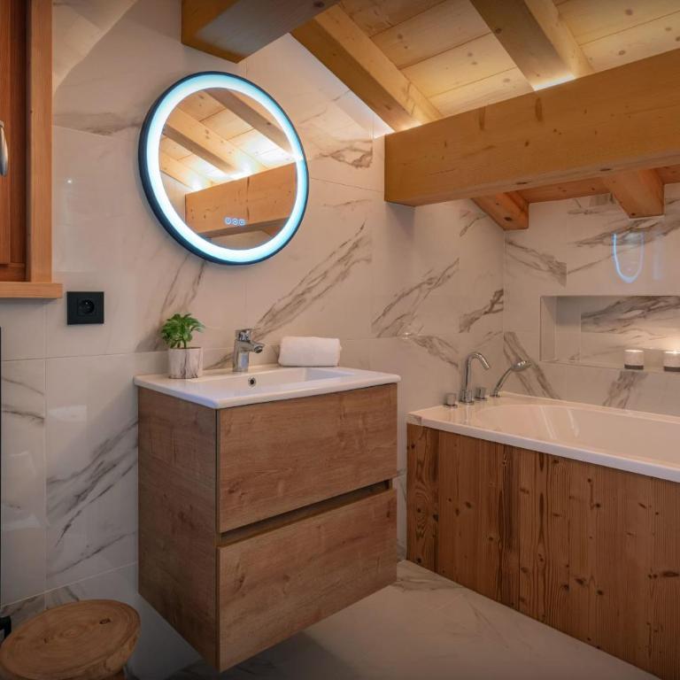 Chalet Q - OVO Network - Chalet - 8