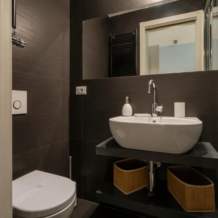 Fotofever Apt, two bedrooms with air conditioned in elegant shopping area, close to Vatican City - Appartamento con 2 Camere da Letto - Piano Terra - 19