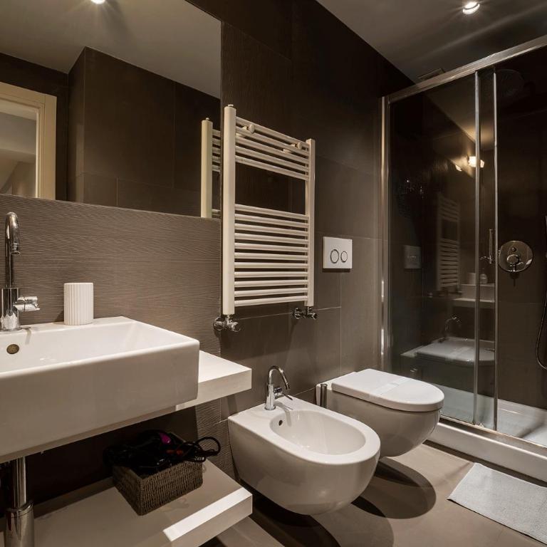 Fotofever Apt, two bedrooms with air conditioned in elegant shopping area, close to Vatican City - Appartamento con 2 Camere da Letto - Piano Terra - 26