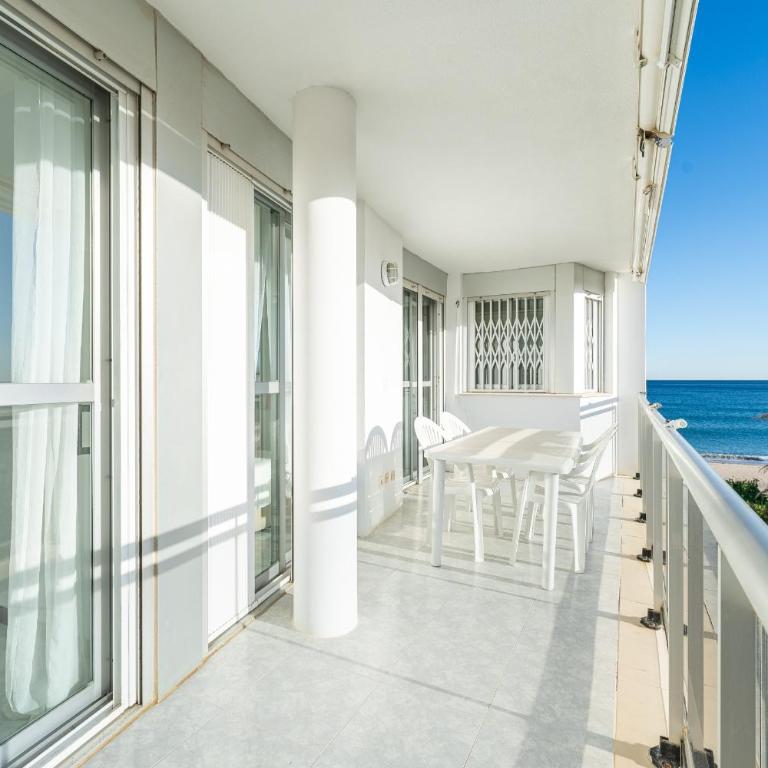 Hauzify I Apartaments Blue Riviera 2-4 - Apartamento de 2 dormitorios - 4