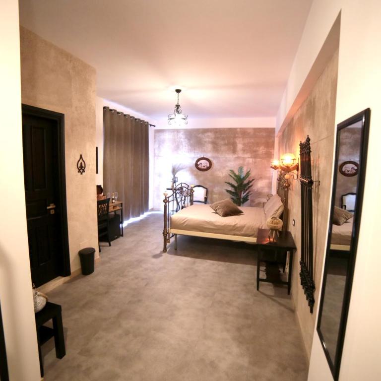 Roma Imperial Suites - Camera Quadrupla con Balcone - 1