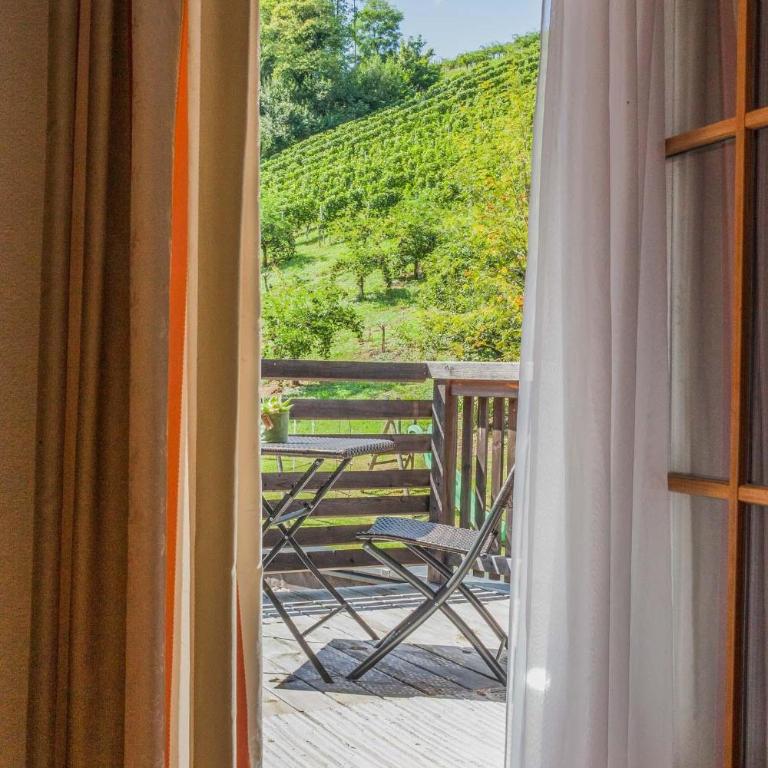 Weingut Albrecher vlg. Sraka - Doppelzimmer mit Terrasse - 2