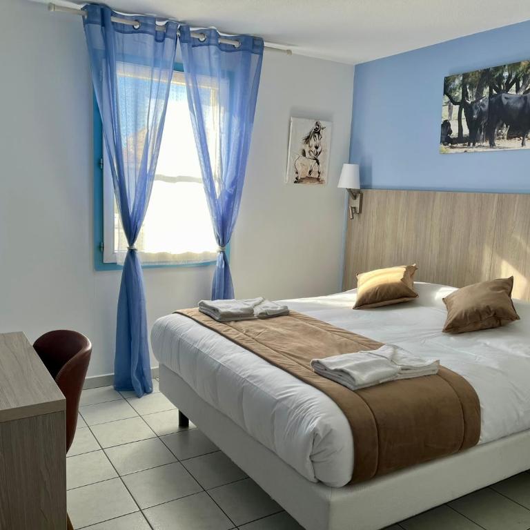 Hôtel Les Arcades - Chambre Double Supérieure - Premier Étage - 5