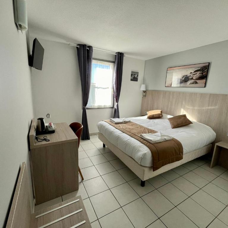 Hôtel Les Arcades - Chambre Double Supérieure - Premier Étage - 2