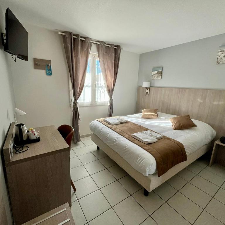 Hôtel Les Arcades - Chambre Double Standard – Rez-de-Chaussée - 3